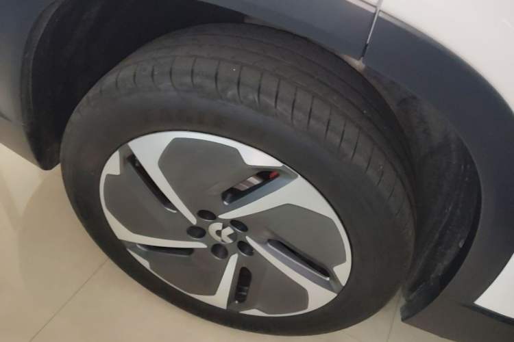 Used Nio EC6 2020 430 km Sport Version Right Rear Wheel Hub