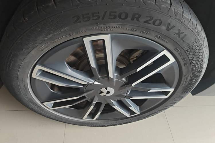 Used Nio EC6 2020 605 km Sport Edition Right Rear Wheel Hub