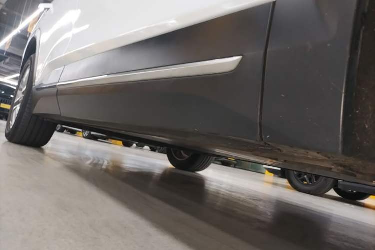 Used Nio EC6 2020 430 km Sport Version Right Side Sill