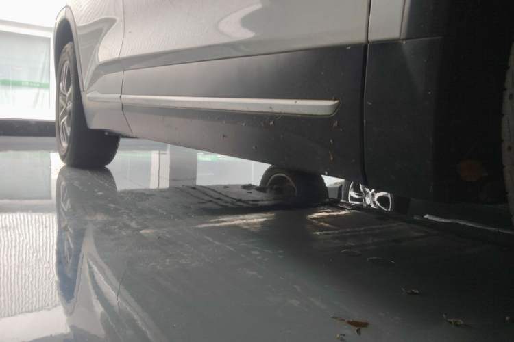 Used Nio EC6 2020 430 km Sport Version Right Side Sill