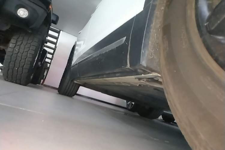 Used Nio EC6 2020 465 km Sport Edition Right Side Sill