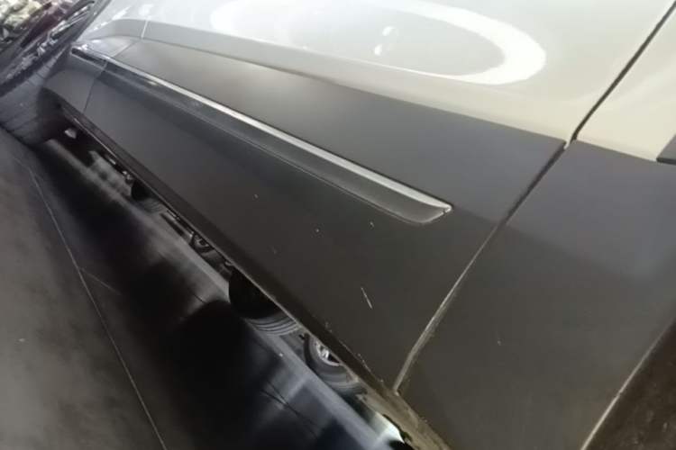 Used Nio EC6 2020 615 km Performance Edition Right Side Sill