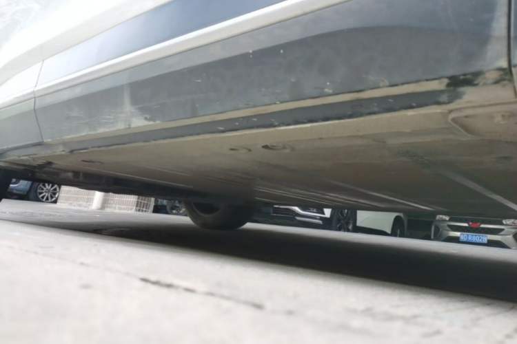 Used Nio EC6 2020 615 km Signature Edition Right Side Sill