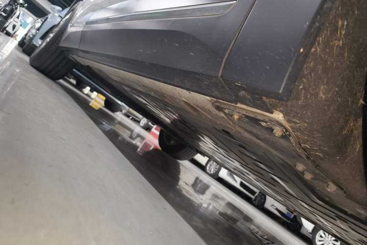 Used Nio EC6 2020 430 km Sport Version Right Side Sill