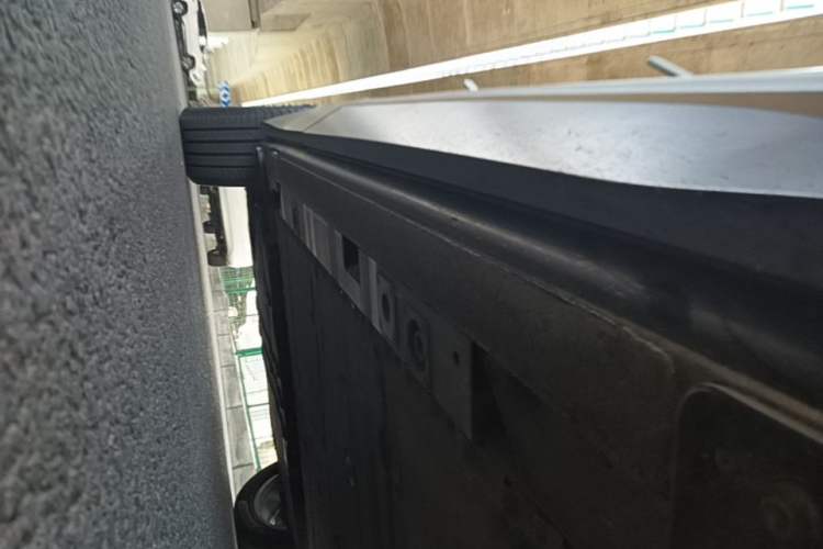 Used Nio EC6 2020 605 km Sport Edition Right Side Sill