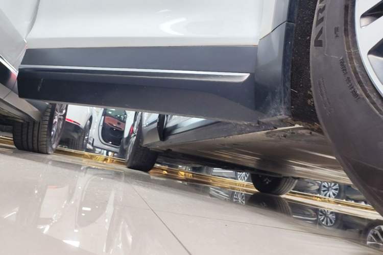 Used Nio EC6 2020 440 km Performance Version Right Side Sill
