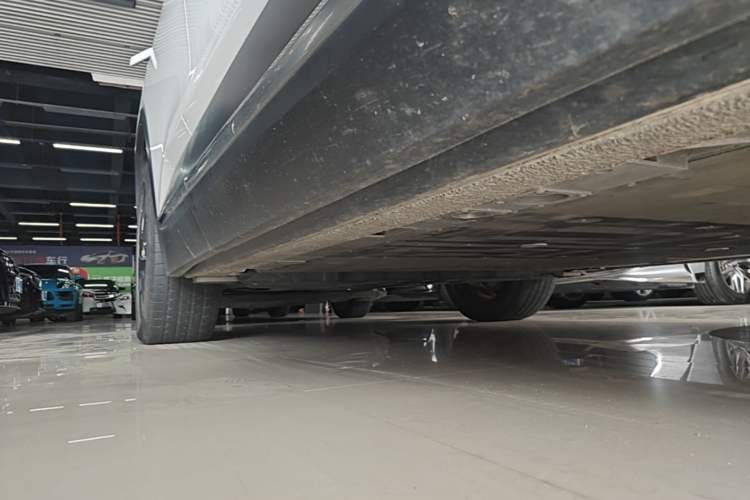 Used Nio EC6 2020 605 km Sport Edition Right Side Sill