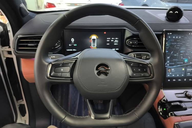 Used Nio EC6 2020 605 km Sport Edition Steering Wheel