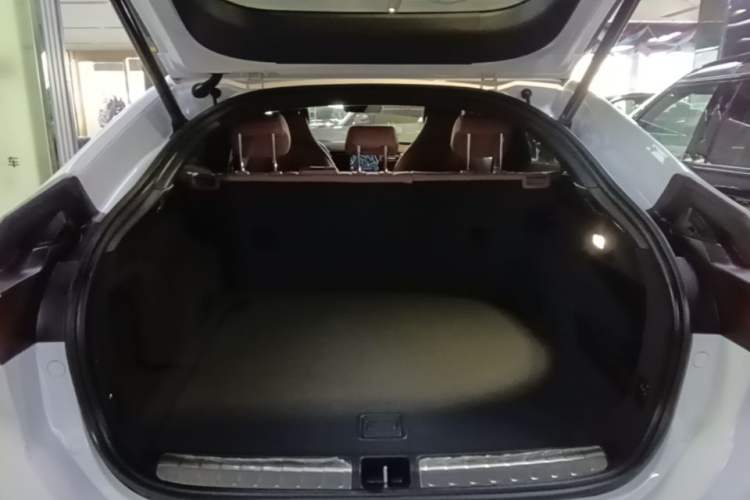 Used Nio EC6 2020 615 km Performance Edition Trunk