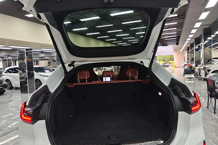 Used Nio EC6 2020 615 km Performance Edition Trunk