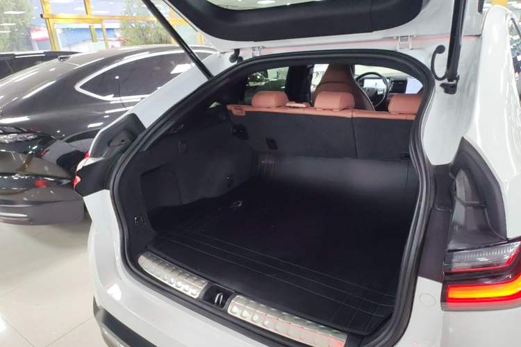 Used Nio EC6 2020 440 km Performance Version Trunk