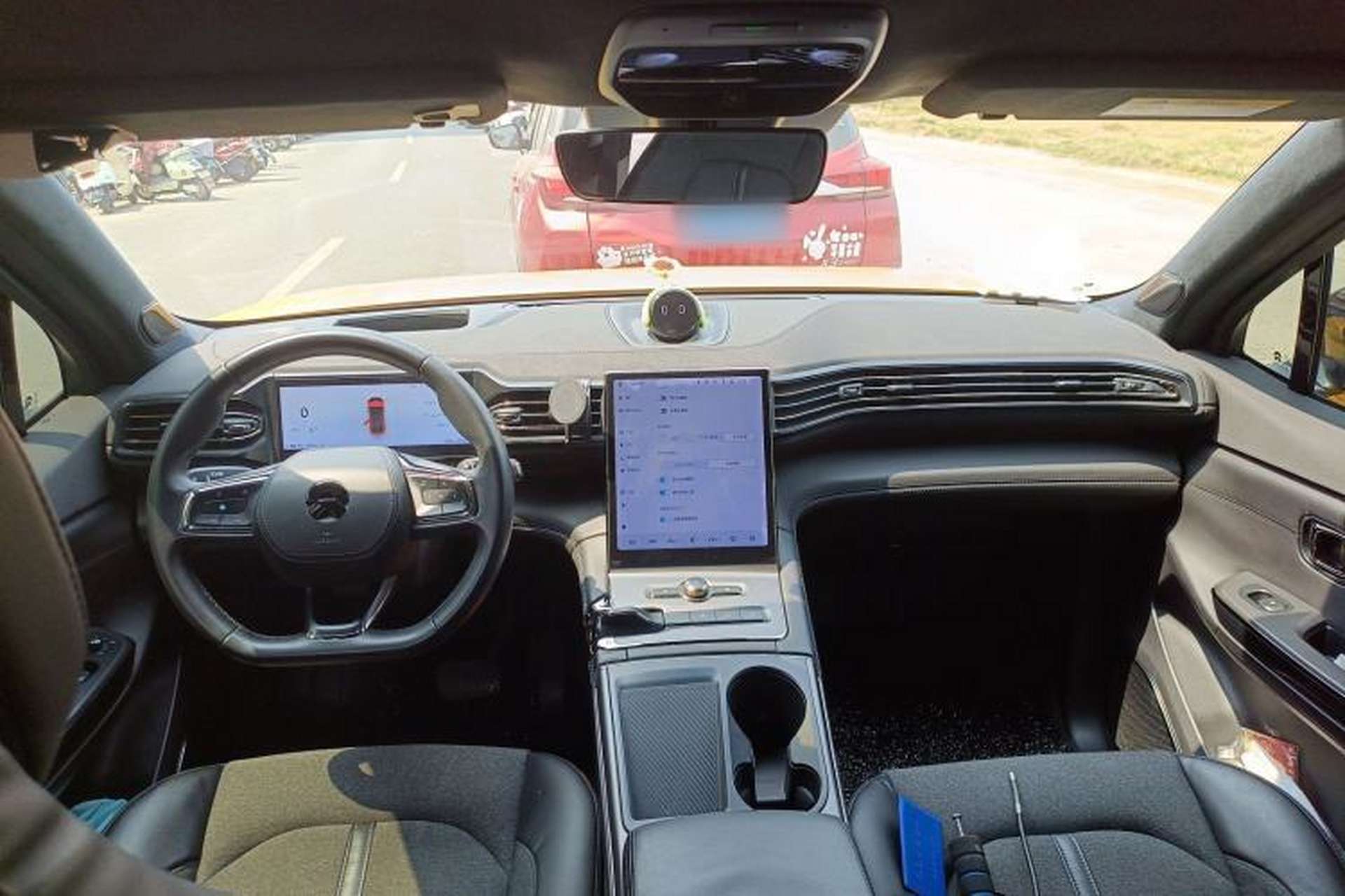 Used Nio EC6 2020 605 km Sport Edition Center Console