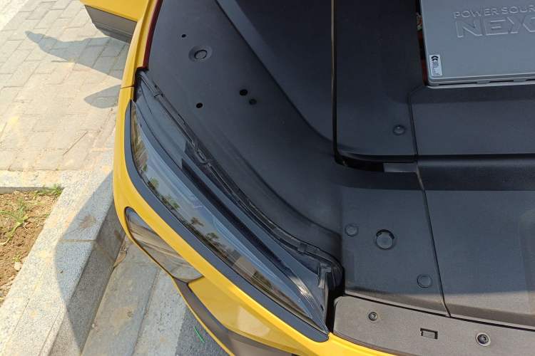 Used Nio EC6 2020 605 km Sport Edition Engine Bay Right