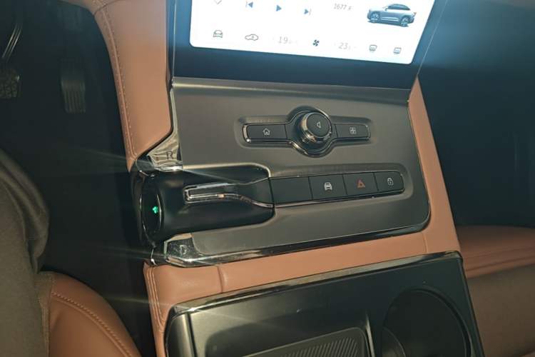 Used Nio EC6 2020 605 km Sport Edition Gear Lever