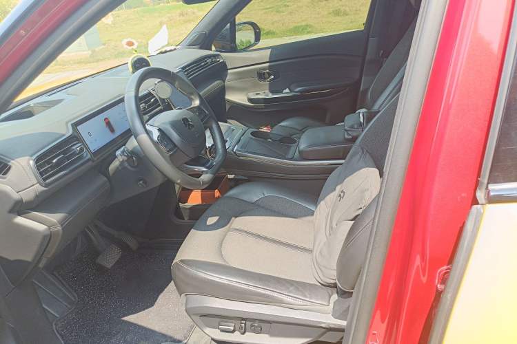 Used Nio EC6 2020 605 km Sport Edition Left Front Seat