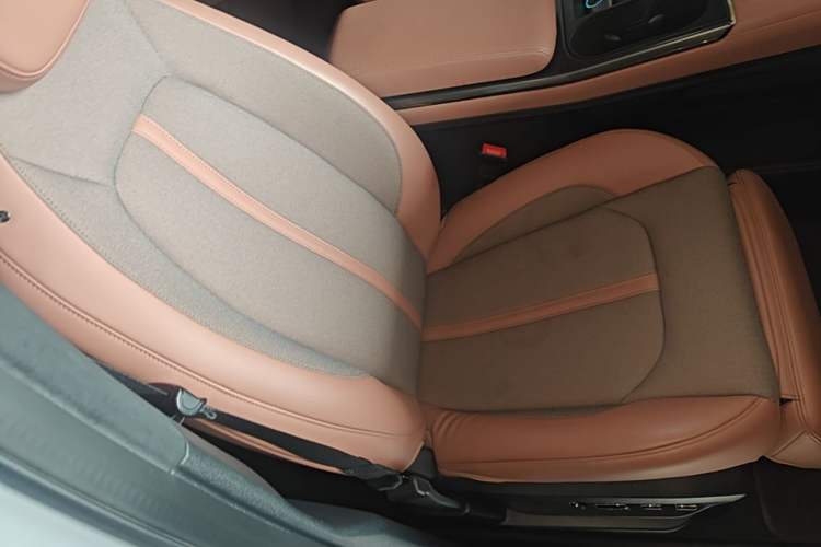 Used Nio EC6 2020 605 km Sport Edition Right Front Seat