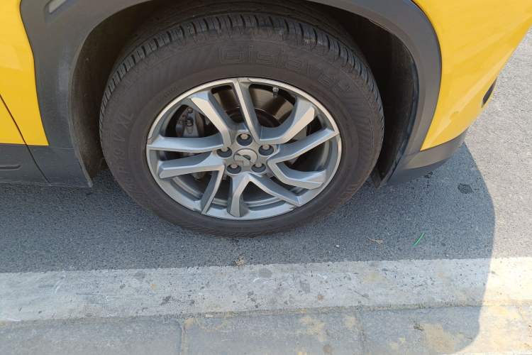 Used Nio EC6 2020 605 km Sport Edition Right Front Wheel Hub