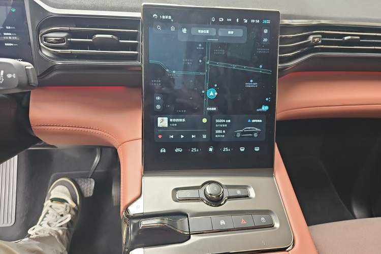 Used Nio EC6 2022 75 kWh Sport Edition Audio And AC Panel