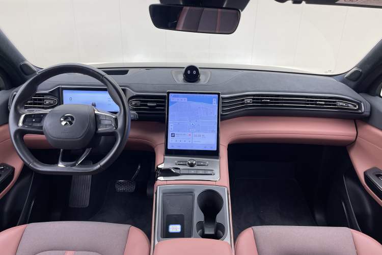 Used Nio EC6 2022 75 kWh Sport Edition Center Console