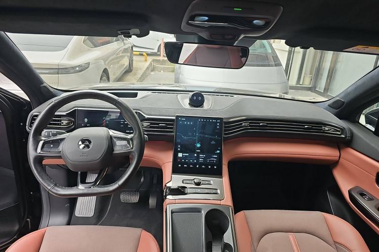 Used Nio EC6 2022 75 kWh Sport Edition Center Console