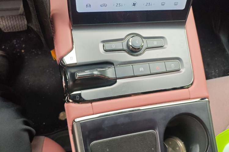 Used Nio EC6 2022 75 kWh Sport Edition Gear Lever