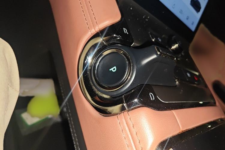 Used Nio EC6 2022 75 kWh Sport Edition Gear Lever