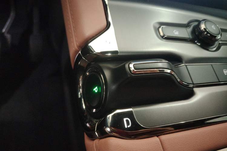 Used Nio EC6 2022 75 kWh Sport Edition Gear Lever