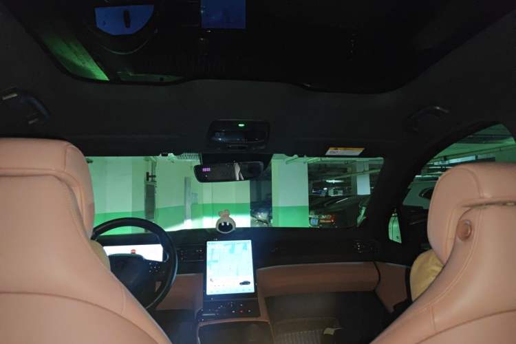 Used Nio EC6 2022 75 kWh Sport Edition Headliner