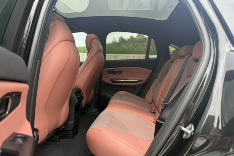 Used Nio EC6 2022 75 kWh Sport Edition Interior 4