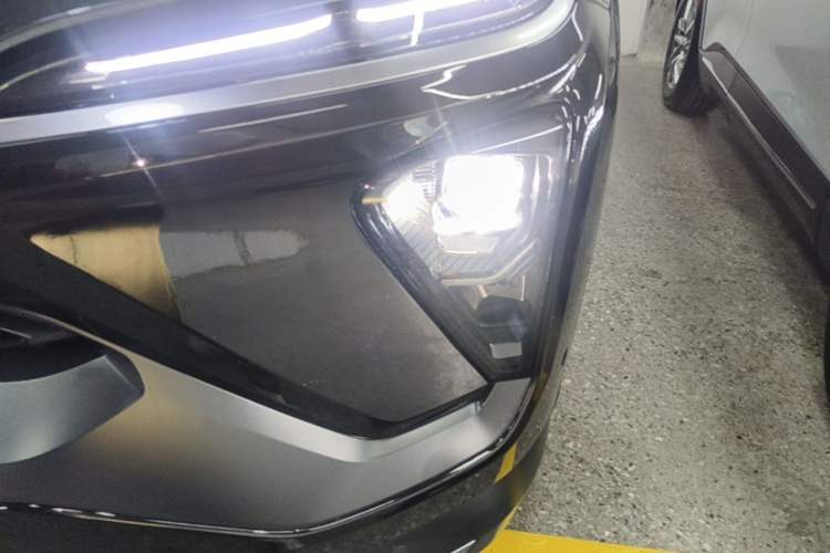 Used Nio EC6 2022 75 kWh Sport Edition Left Front Headlight