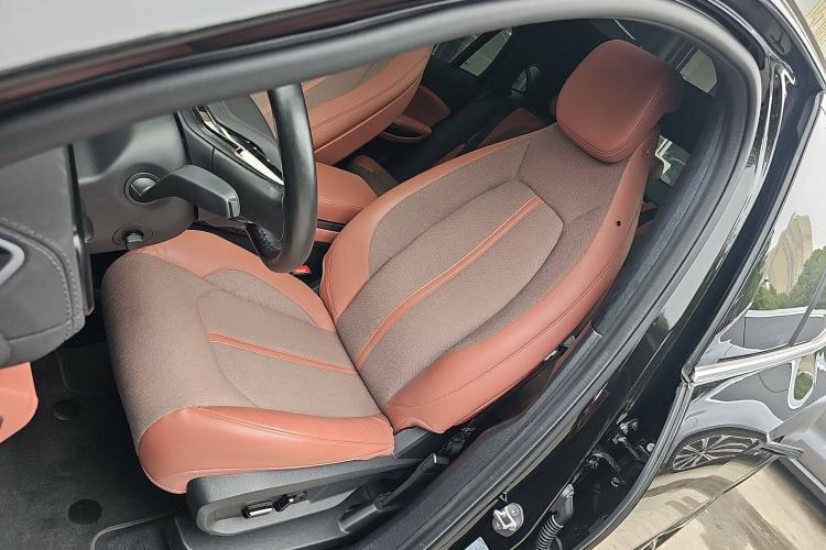 Used Nio EC6 2022 75 kWh Sport Edition Left Front Seat