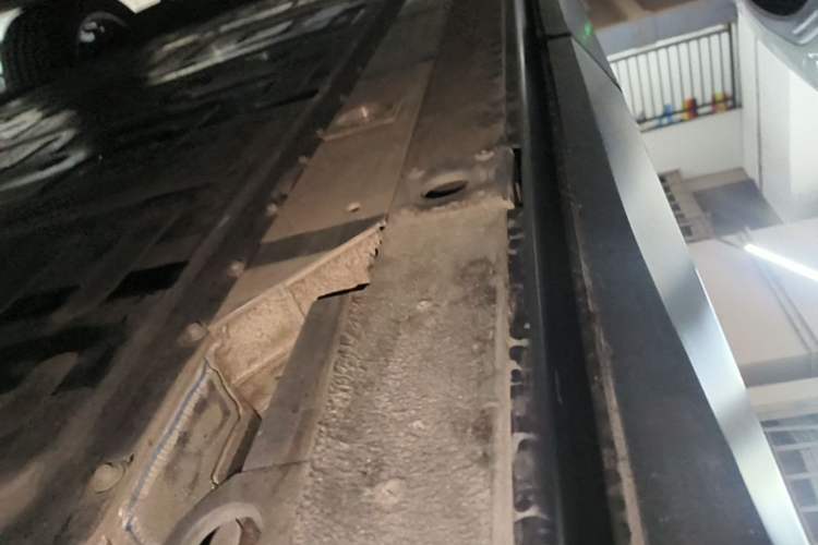 Used Nio EC6 2022 75 kWh Sport Edition Left Side Sill