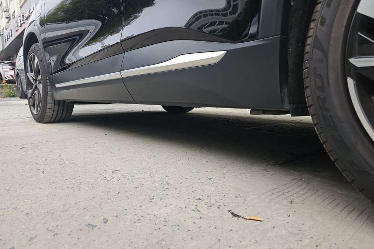 Used Nio EC6 2022 75 kWh Sport Edition Left Side Sill