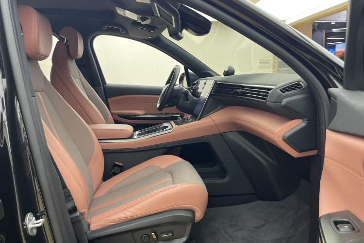 Used Nio EC6 2022 75 kWh Sport Edition Right Front Seat