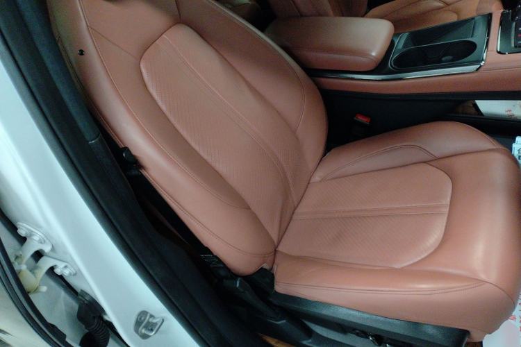 Used Nio EC6 2022 75 kWh Sport Edition Right Front Seat