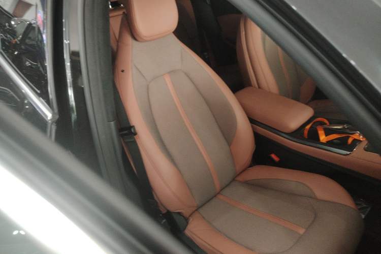 Used Nio EC6 2022 75 kWh Sport Edition Right Front Seat