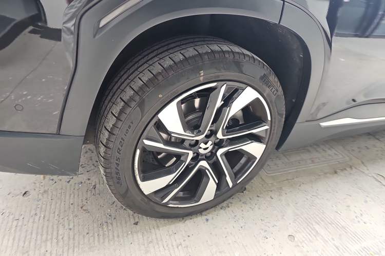 Used Nio EC6 2022 75 kWh Sport Edition Right Rear Wheel Hub