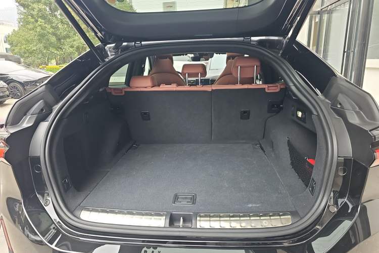 Used Nio EC6 2022 75 kWh Sport Edition Trunk
