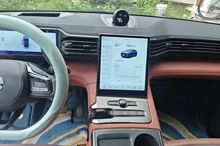 Used Nio EC6 2022 75 kWh Sport Edition Audio And AC Panel