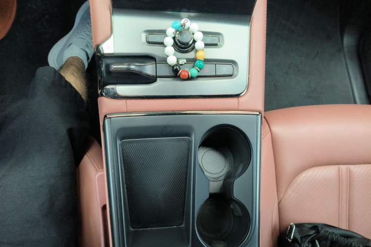 Used Nio EC6 2022 75 kWh Performance Version Gear Lever