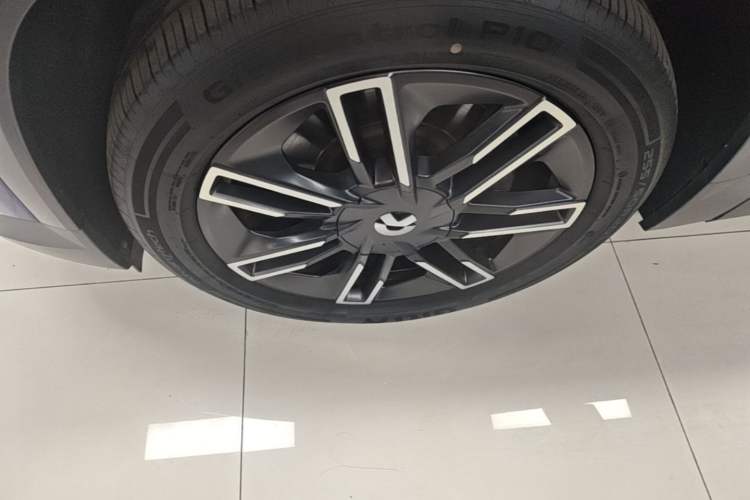 Used Nio EC6 2022 75 kWh Performance Version Left Front Wheel Hub