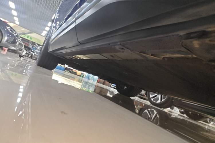 Used Nio EC6 2022 75 kWh Performance Version Left Side Sill