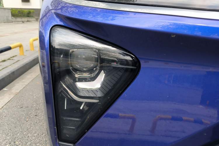Used Nio EC6 2022 75 kWh Sport Edition Right Front Headlight
