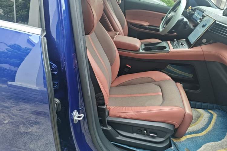Used Nio EC6 2022 75 kWh Sport Edition Right Front Seat