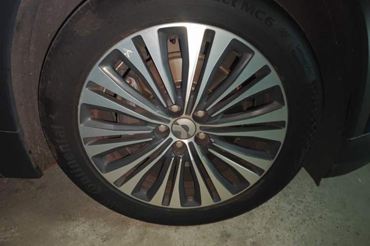 Used Nio EC6 2022 75 kWh Performance Version Right Front Wheel Hub