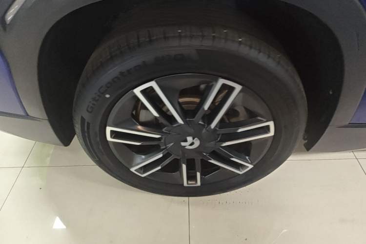 Used Nio EC6 2022 75 kWh Performance Version Right Rear Wheel Hub