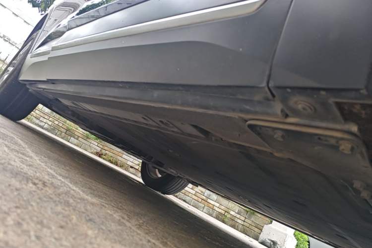 Used Nio EC6 2022 75 kWh Sport Edition Right Side Sill