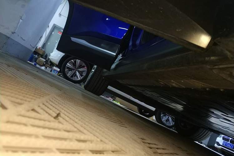 Used Nio EC6 2022 75 kWh Sport Edition Right Side Sill