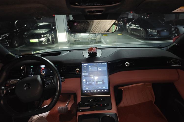Used Nio EC6 2022 75 kWh Sport Edition Center Console
