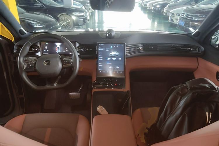 Used Nio EC6 2022 100kWh Sport Edition Center Console